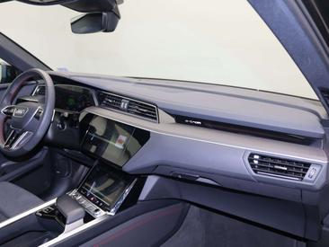 Audi Q8 E-tron S Line 55 — photo 14