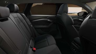 Audi A6 E-tron S Line Avant — photo 12