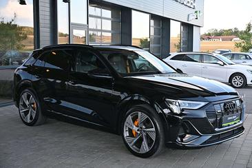 Audi E-tron S Line Black Edition 55 — photo 38