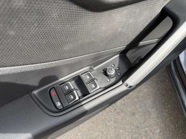 Audi Q2 S Line 35 TDI — photo 18