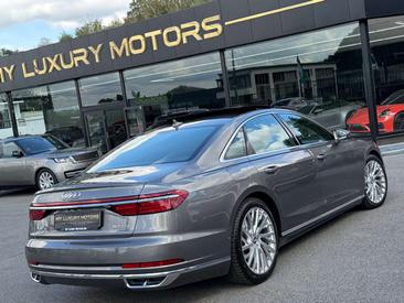 Audi A8 50 TDI — photo 2