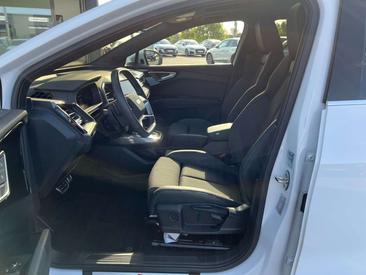 Audi Q4 E-tron S Line 40 E-tron — photo 7