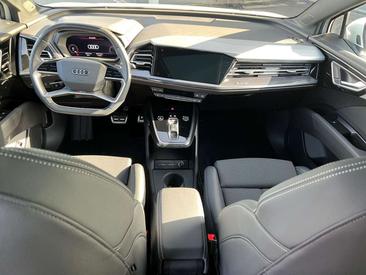 Audi Q4 E-tron S Line 40 E-tron — photo 8