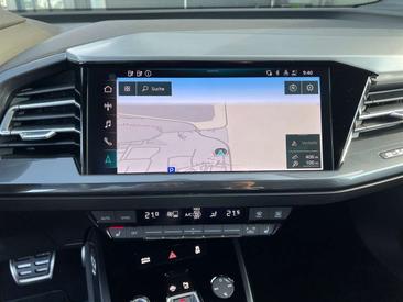 Audi Q4 E-tron S Line 40 E-tron — photo 10