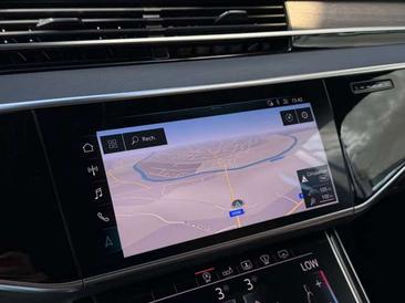 Audi A8 50 TDI — photo 20