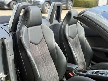Audi TT S Line 40 TFSI — photo 29