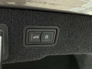 Audi A8 50 TDI — photo 13