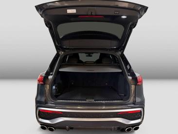 Audi SQ5 SUV Tech Pro TFSI — photo 9