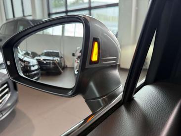 Volkswagen TIGUAN R-Line — photo 14