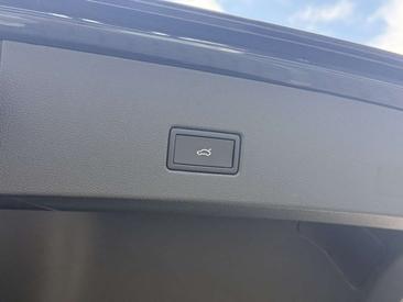 Volkswagen T-Roc R-Line — photo 13