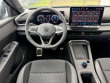 Volkswagen T-Roc R-Line — photo 6