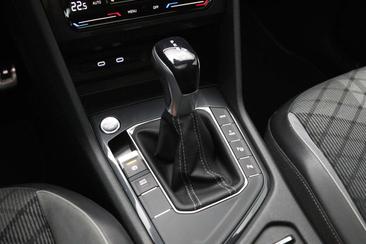 Volkswagen TIGUAN EHybrid R-Line — photo 14