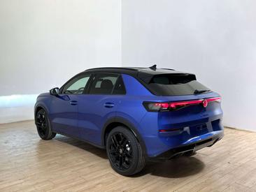 Volkswagen T-Roc ETSI R-Line — photo 6