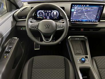 Volkswagen T-Roc ETSI R-Line — photo 8