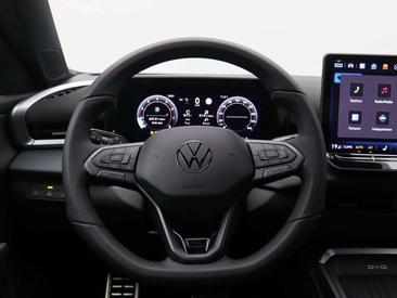 Volkswagen T-Roc ETSI R-Line First Edition — photo 16