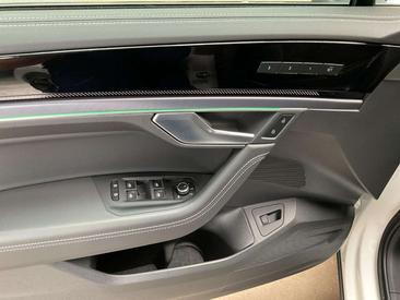 Volkswagen Touareg 4Motion R-Line — photo 14
