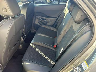 Volkswagen T-Roc R-Line — photo 12