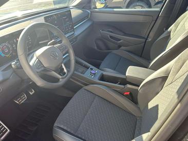 Volkswagen T-Roc R-Line — photo 6
