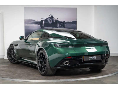 Aston Martin DB12 V8