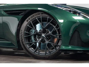Aston Martin DB12 V8 — photo 4