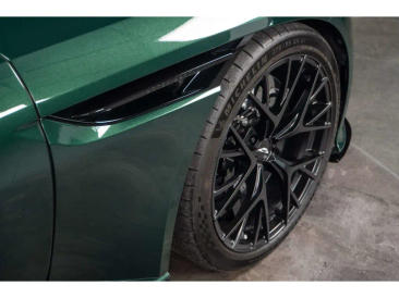 Aston Martin DB12 V8 — photo 9
