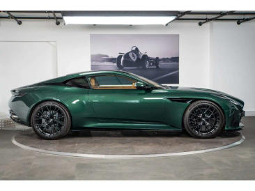 Aston Martin DB12 V8 — photo 17