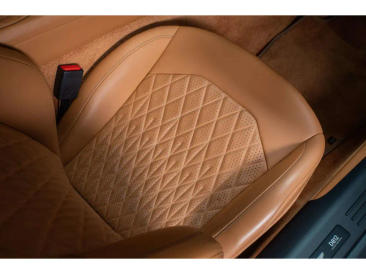Aston Martin DB12 V8 — photo 26