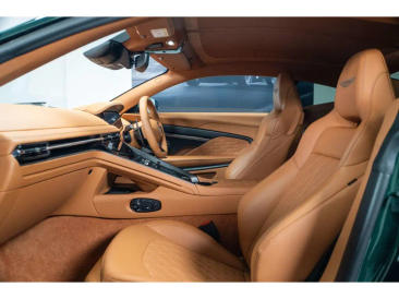 Aston Martin DB12 V8 — photo 34