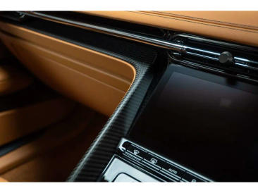 Aston Martin DB12 V8 — photo 35