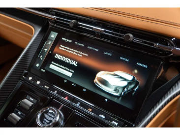 Aston Martin DB12 V8 — photo 36