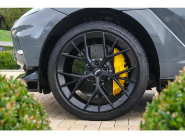 Aston Martin DBX 707 — photo 14