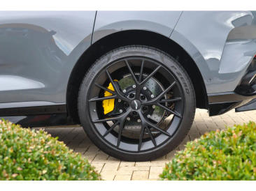 Aston Martin DBX 707 — photo 17