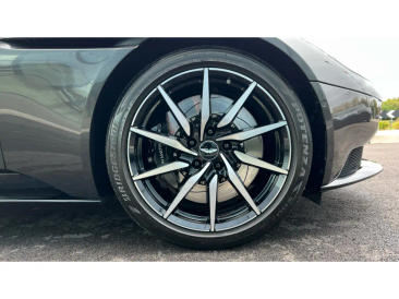Aston Martin DB11 DB11 V8 Coupe — photo 4