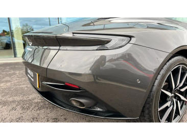 Aston Martin DB11 DB11 V8 Coupe — photo 8