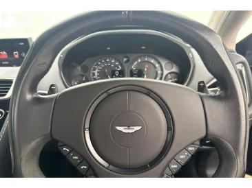 Aston Martin Vanquish S — photo 11