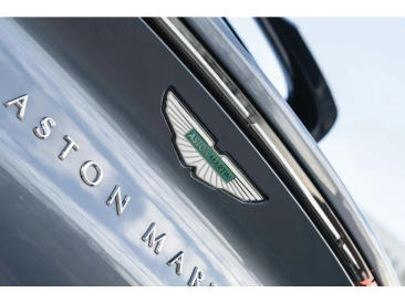Aston Martin DBX 707 — photo 20