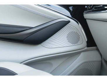 Aston Martin DBX 707 — photo 29