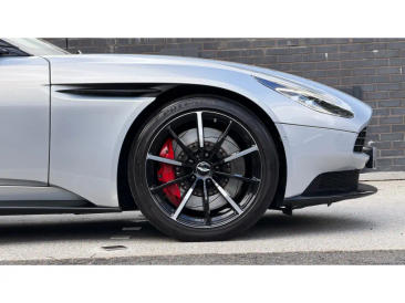 Aston Martin DB11 V8 — photo 4