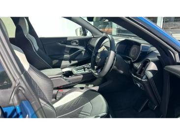 Aston Martin DBX 707 — photo 10