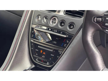 Aston Martin DB11 V8 — photo 26