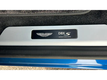 Aston Martin DBX 707 — photo 26