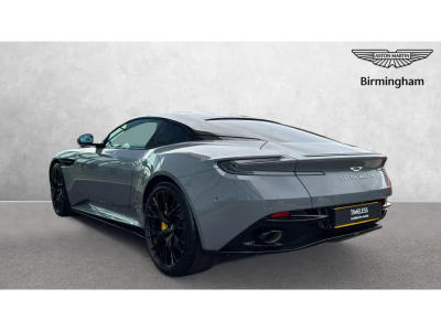 Aston Martin DB12 V8