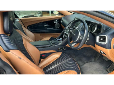Aston Martin DB11 DB11 V12 Coupe — photo 11