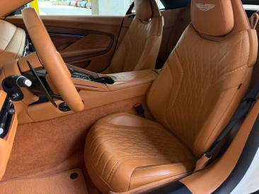 Aston Martin DB12 V8 — photo 16