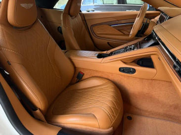 Aston Martin DB12 V8 — photo 18