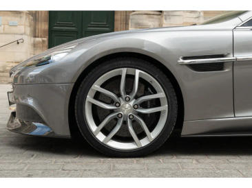 Aston Martin Vanquish II Vanquish Coupe — photo 4