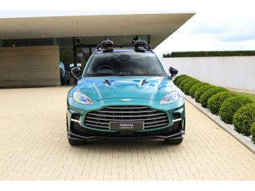 Aston Martin DBX V8 — photo 9