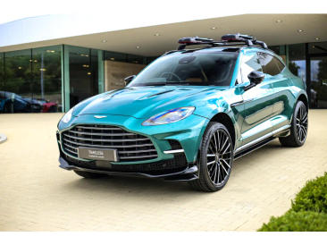 Aston Martin DBX V8 — photo 11