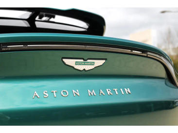 Aston Martin DBX V8 — photo 19