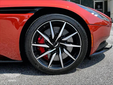 Aston Martin DB11 DB11 V8 Volante — photo 4